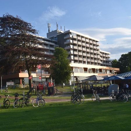 Fewo1846 Intermar - Kajuete Foerdeblick: Family-Friendly Studio with Sea View Balcony Gluecksburg Exterior photo